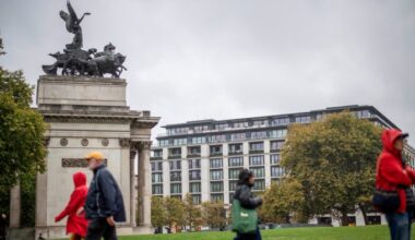 Luxury London apartment building draws influx of US billionaires