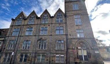 Pudsey Town Hall set for sale on open market - report