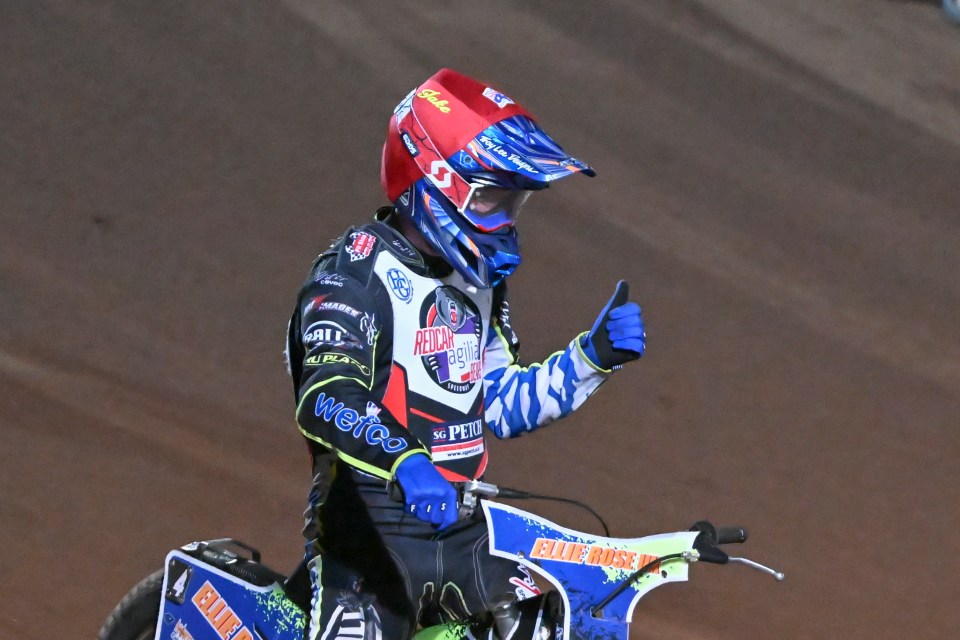 Allen's bike collided with three fans in the crowd, causing the event to be abandoned