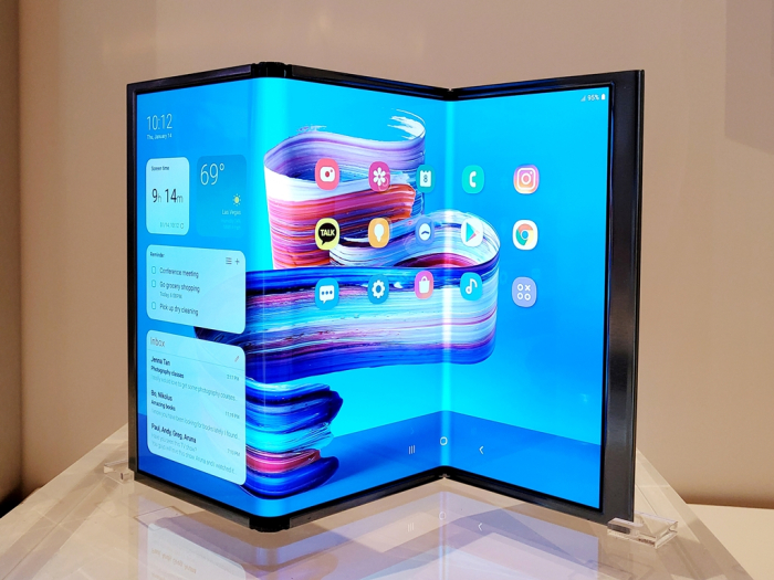 Samsung Display's foldable display Flex S