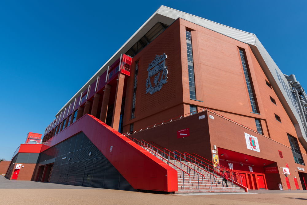 Liverpool can offer €14m per year salary - Reds can snatch player from CL club