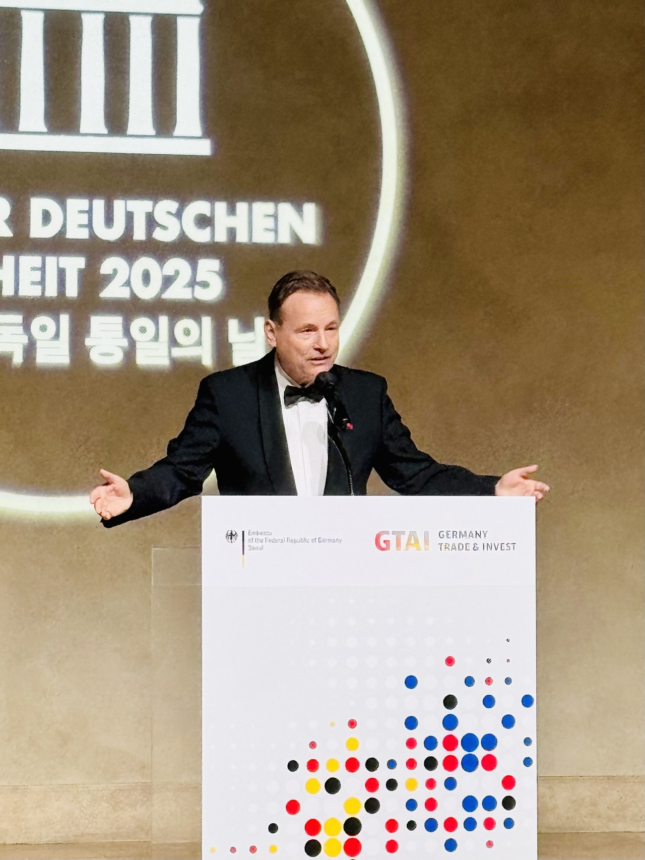 German Ambassador to Korea Georg Wilfried Schmidt speaks at Day of German Unity at Raum in Gangnam-gu, Seoul, Thursday. (Sanjay Kumar/ The Korea Herald)