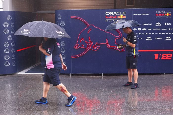 Paddock atmosphere