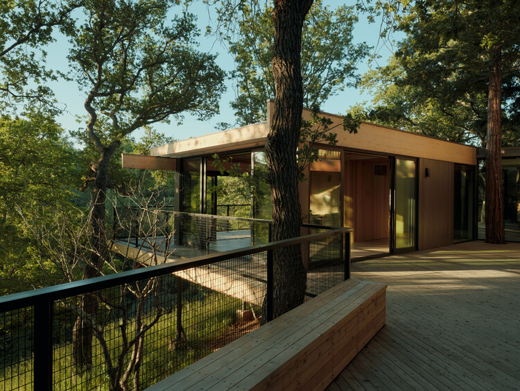 Pavilion in the Oaks / Mork-Ulnes Architects  - Exterior Photography, Wood, Deck, Balcony