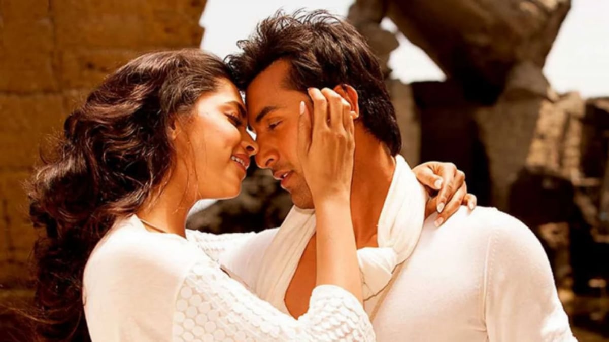 Deepika Padukone, Ranbir Kapoor Were Dating Other People When They Had Their 'First Date' | Bollywood News