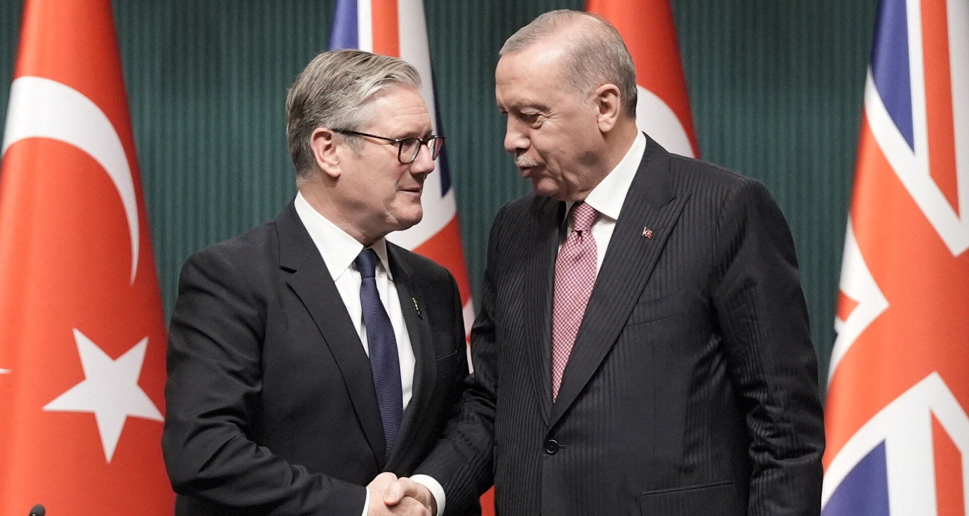 Turkiye signs deal with the UK to buy 20 Eurofighter jets | NATO News