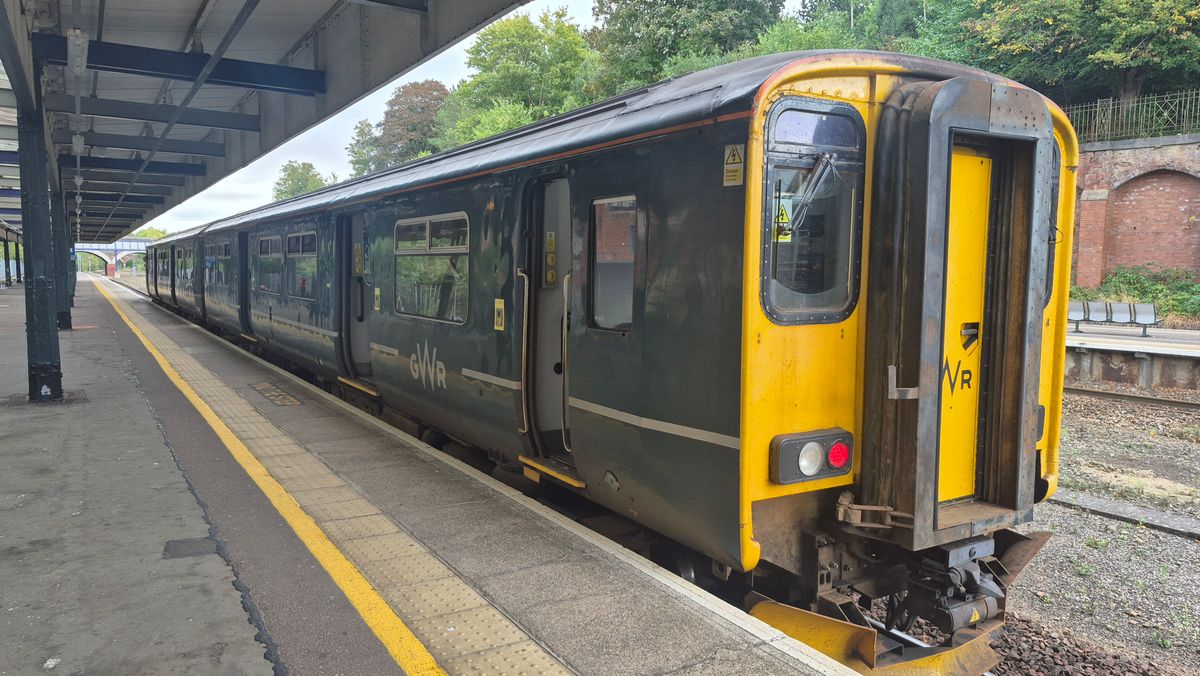 Trains Over Traffic: Why Rail Travel is a Smart Choice for Exploring England