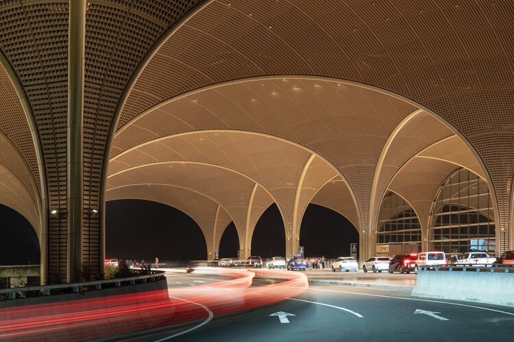 Techo International Airport by Foster + Partners Opens in Phnom Penh, Cambodia - Image 7 of 9