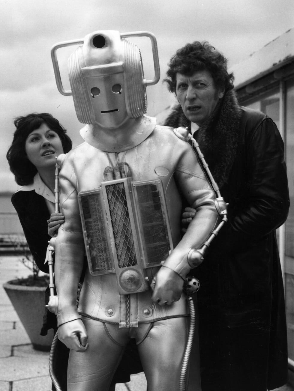 tom baker and elisabeth sladen, doctor who