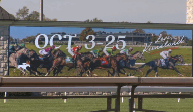 Keeneland's fall meet kicks off with perfect weather and festive atmosphere