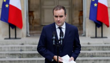 Macron to name new prime minister amid political storm in France