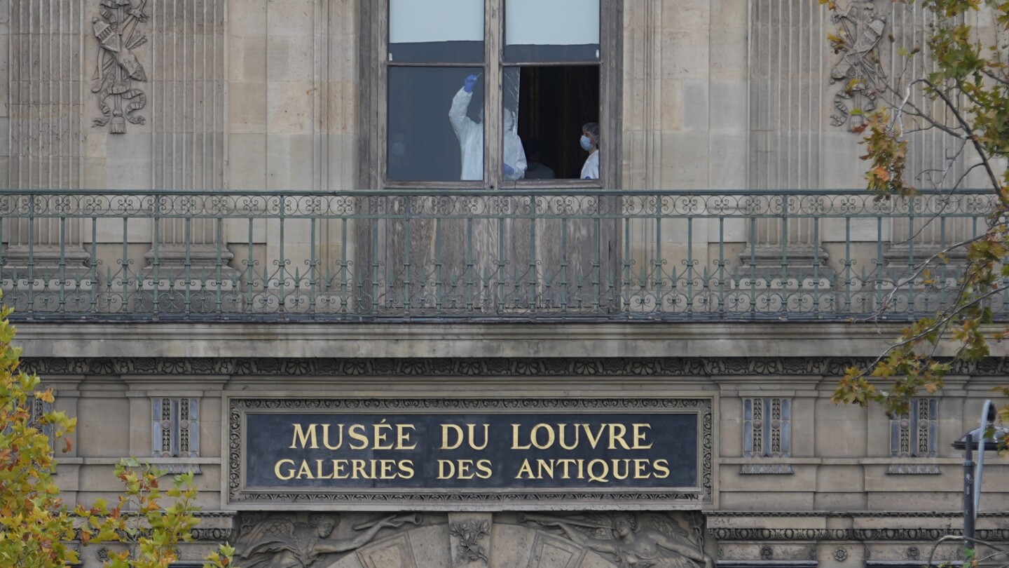 Thieves use basket lift in daring Louvre robbery, steal priceless jewels