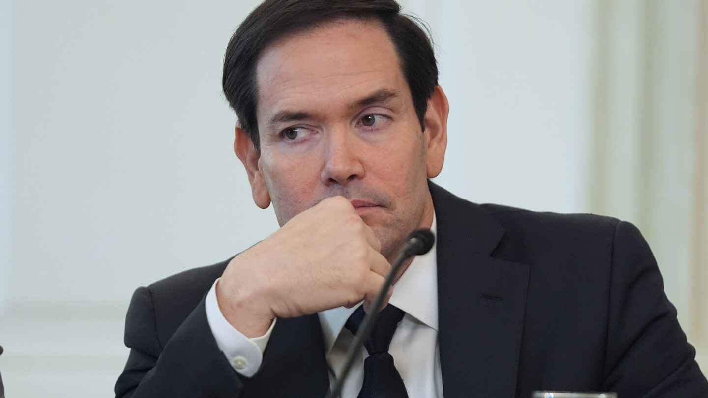 US diplomat fired over relationship with Chinese woman