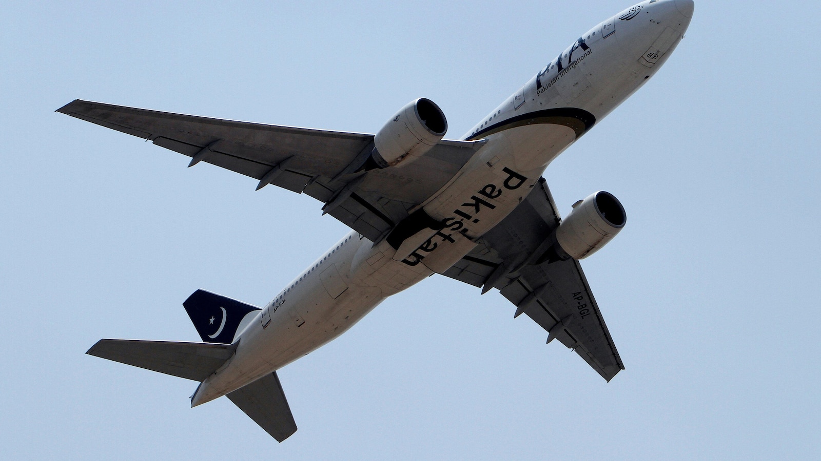 State-run Pakistan International Airlines resumes UK flights after 5-year ban