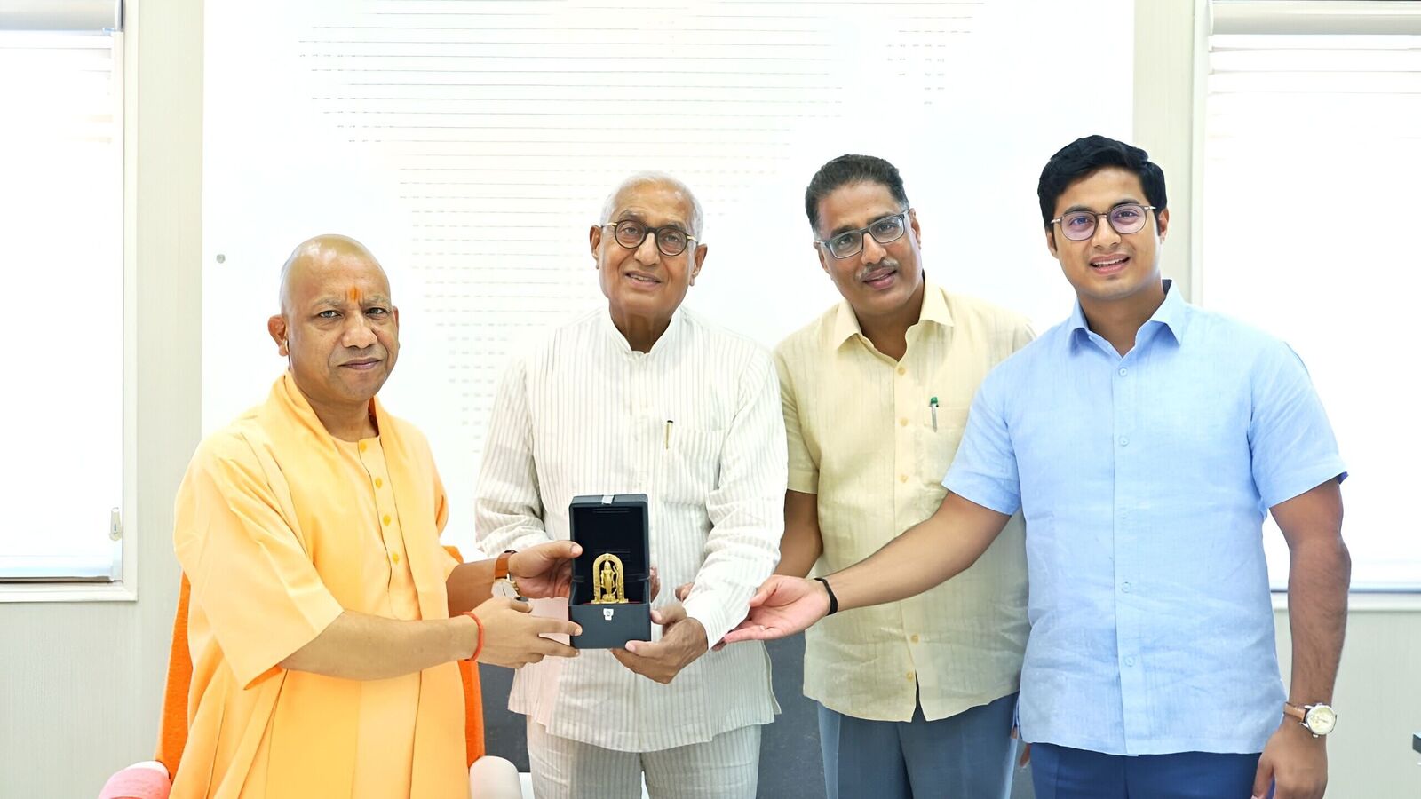 Yogi Adityanath Lauds TMU’s Push on NEP and Startup Culture during Courtesy Visit. (Source: TMU)