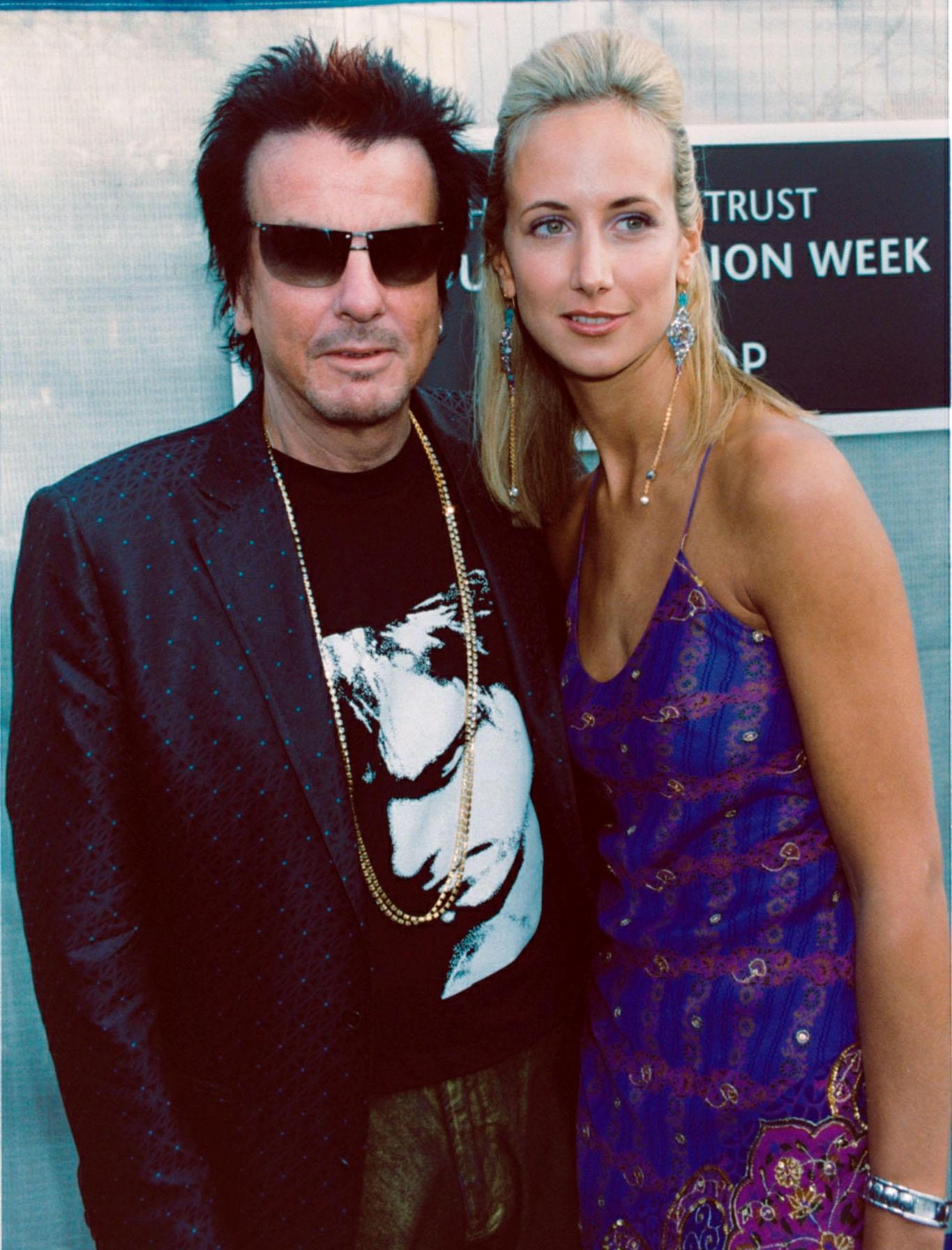Interior designer Nicky Haslam and socialite celebrity Lady Victoria Hervey attending the Gala Awards Show for the 2001 Prince's Trust Graduate Fashion Show, at Planit 2000 in Shoreditch, London.