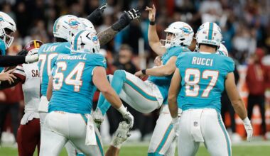 Dolphins reign in Spain against Commanders