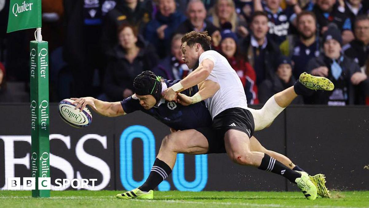 Darcy Graham let the ball slip from his grasp as he reached for the line