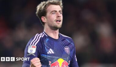 Patrick Bamford in action for Leeds United in April 2025