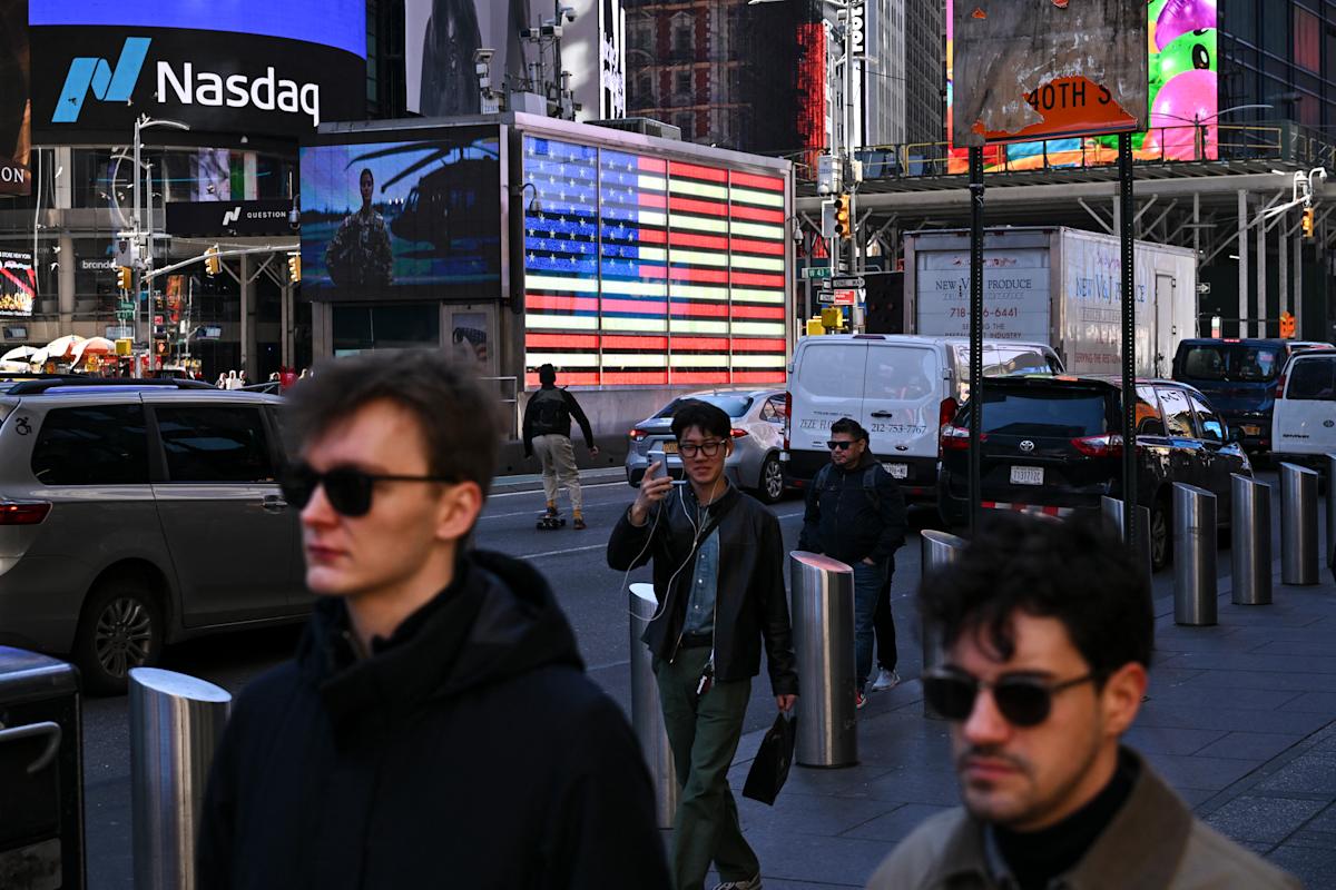 Wall Street and FTSE advance as US unemployment rises and jobs report beats expectations
