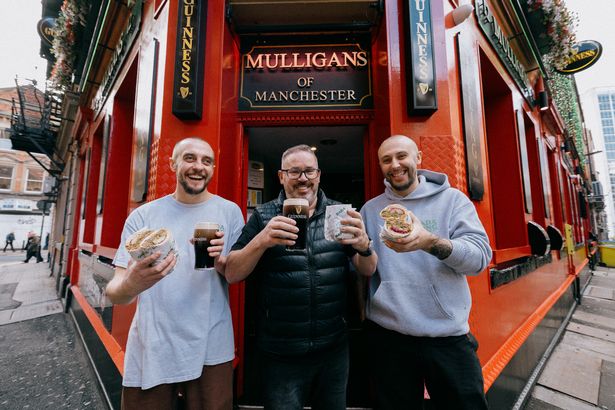 Bada Bing's Josh Urpi (L) and Sam Gormally (R), with Mulligans' Pádraig Brady (C)