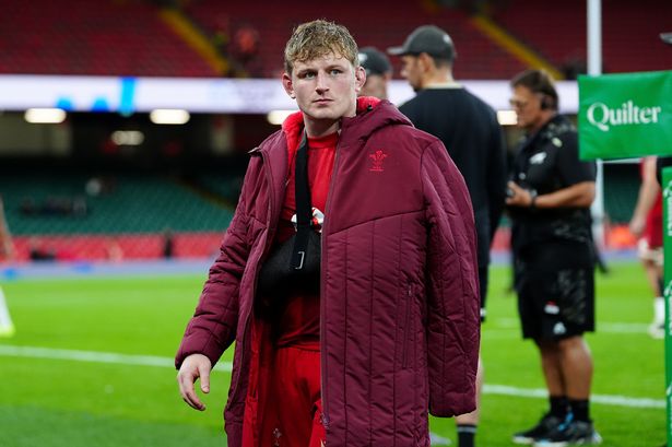 Wales' Jac Morgan with his arm in a sling