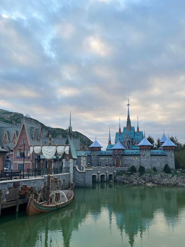 A view of the Arendelle kingdom in the new Frozen land