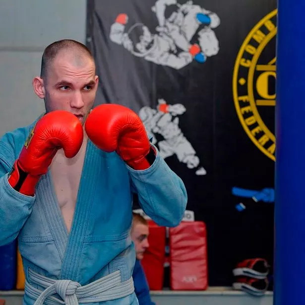 Dmytro Pyshchikov boxing