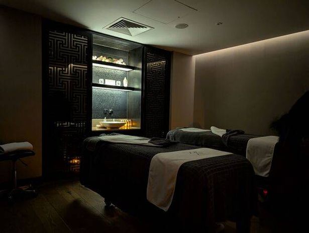 The massage room in Crowne Plaza