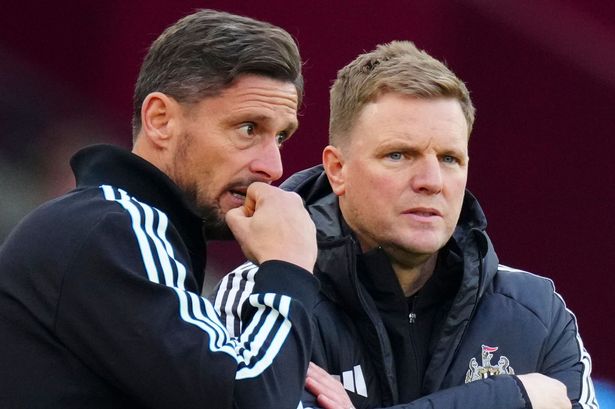 Newcastle United manager Eddie Howe and assistant Jason Tindall (left)
