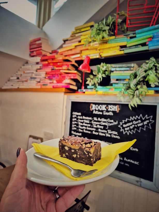 I ordered a flat white and managed to snag the last caramel and chocolate brownie, which was utterly divine.