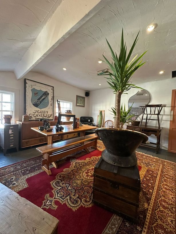 Brockante in Woolton Village