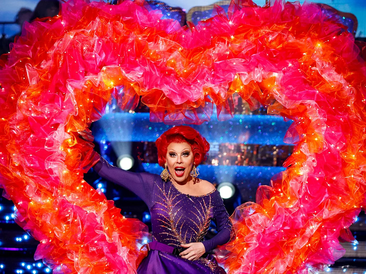 Who left Strictly Come Dancing last night as La Voix makes dramatic exit in Blackpool
