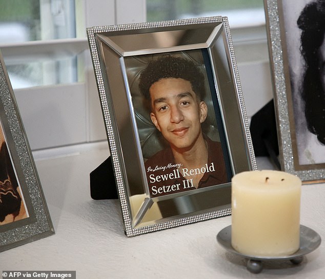 Setzer told 'Dany' that he wanted to 'come home' to her and journaled about shifting to her reality, per the complaint