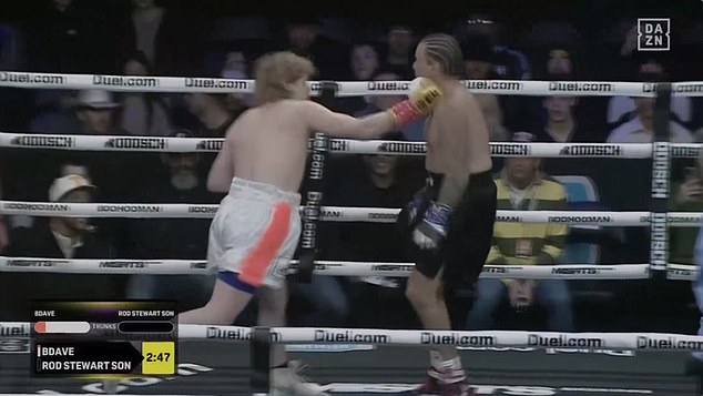 He somehow dropped his hands during his fight with BDave in Nashville, Texas on Saturday