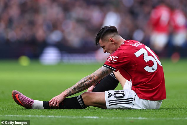 Summer signing Benjamin Sesko suffered a knee injury in United's draw with Spurs and is expected to be sidelined for several weeks