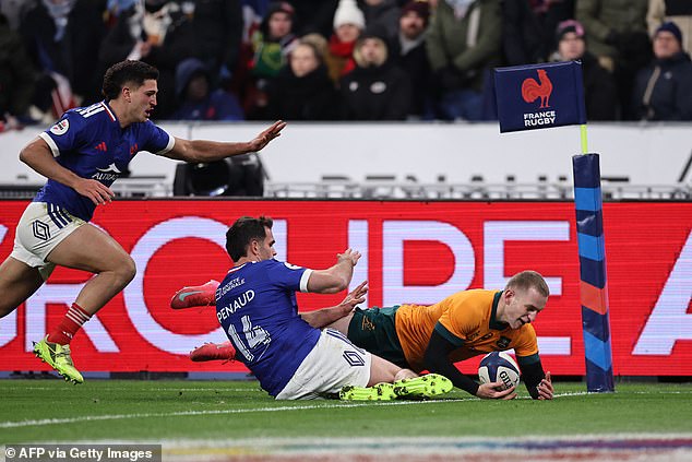 Even with their poor record at the end of a long season, Australia still managed to score some nice tries in Paris and move France’s defence around