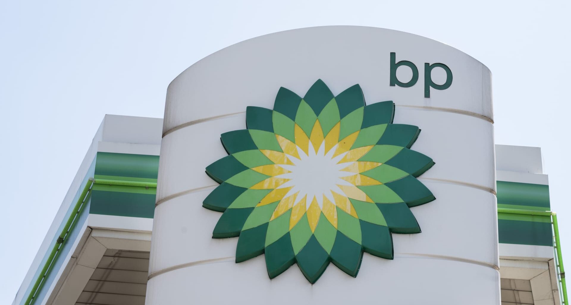 BP beats third-quarter profit expectations despite weaker oil prices