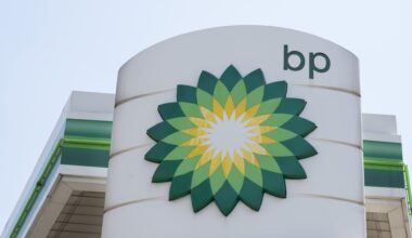 BP beats third-quarter profit expectations despite weaker oil prices