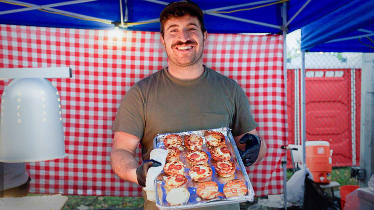 How my NYC pizza bagel business brings in $20K a month