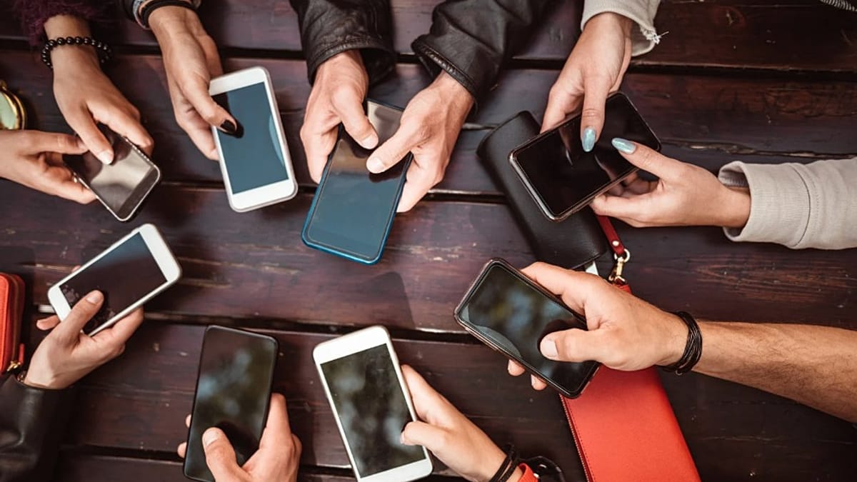 Does one week off social media reduce depression and anxiety?