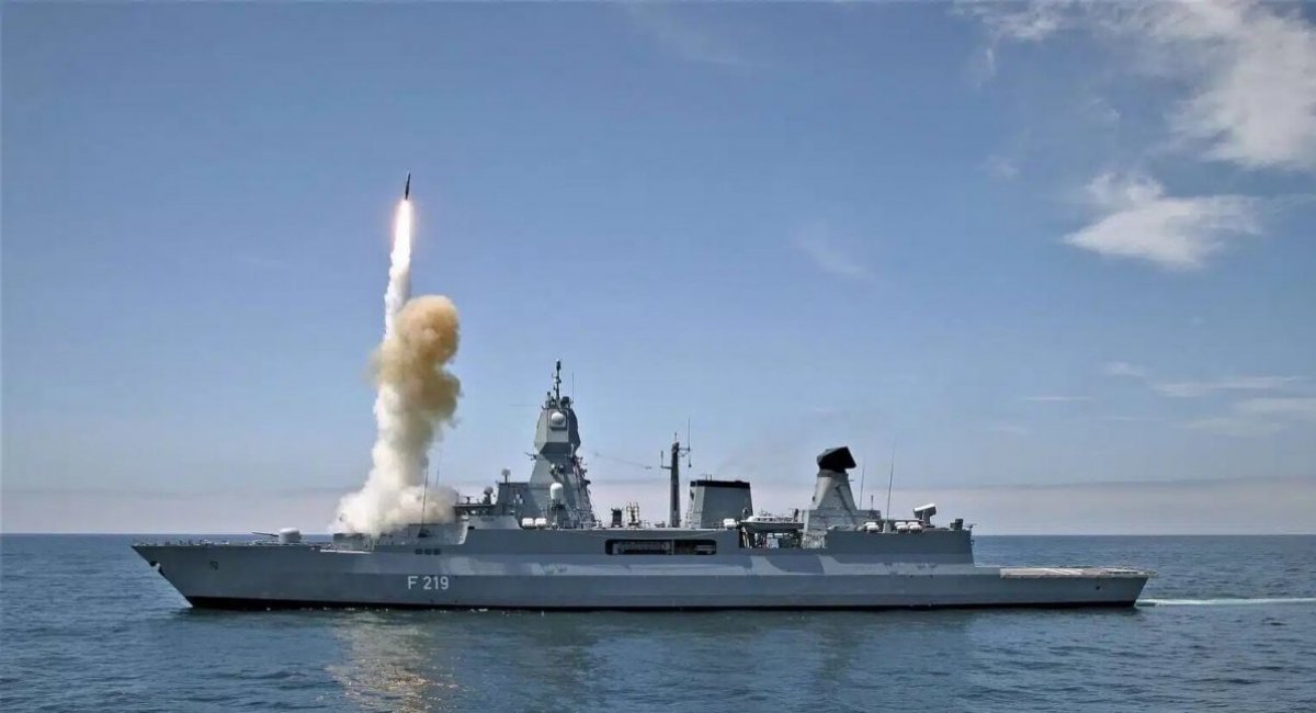 The SM-2 missile launch / Photo credit: The Bundeswehr