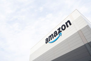 The Amazon fulfilment centre EMA4. Photo by Richard Grange / UNP (United National Photographers)