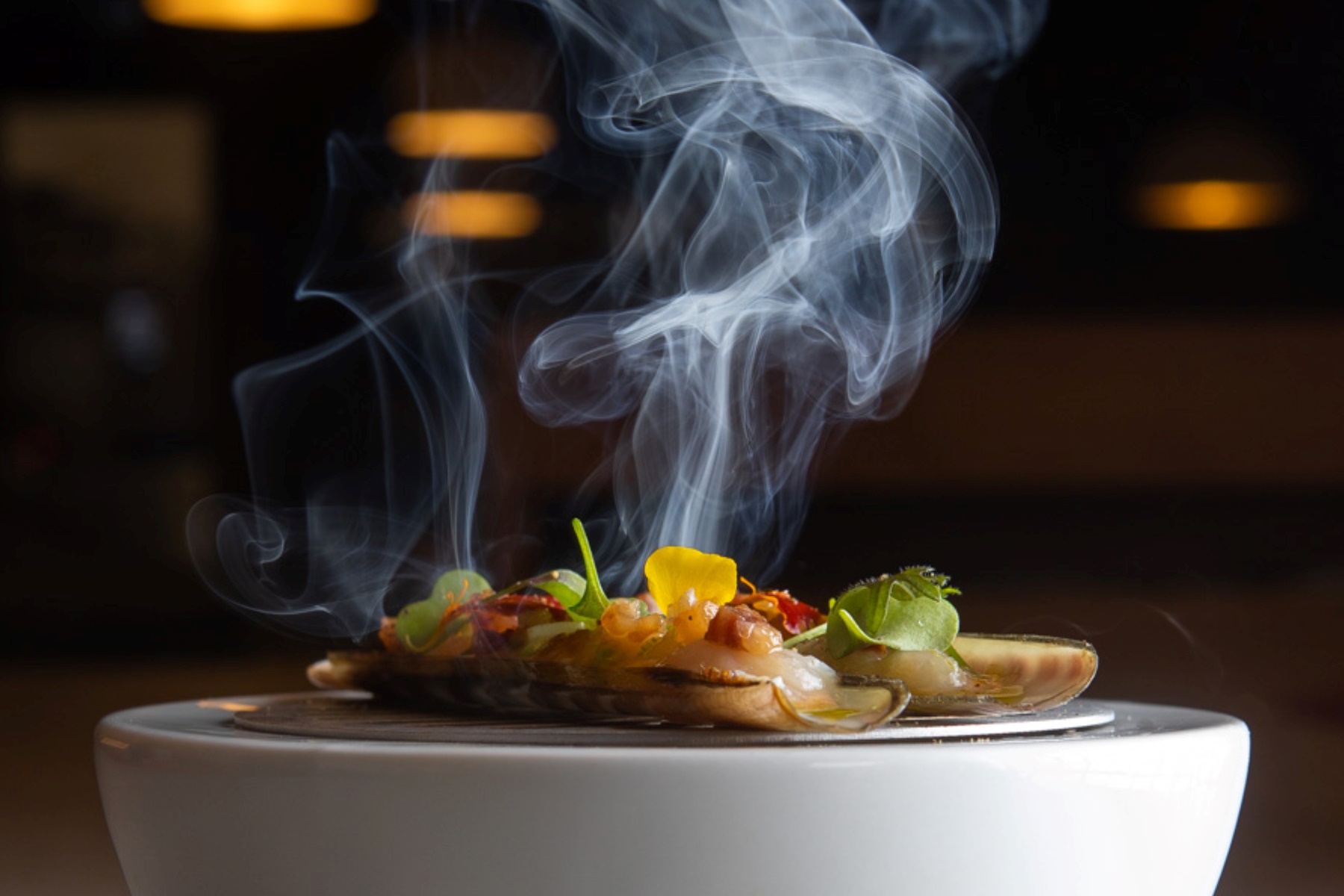 Razor clam, kimchi mayonnaise, smoked pork jowl and piparra pepper at One-Star restaurant El Taller de Seve Díaz, in Puerto de la Cruz. © Enri Mora/El Taller de Seve Díaz