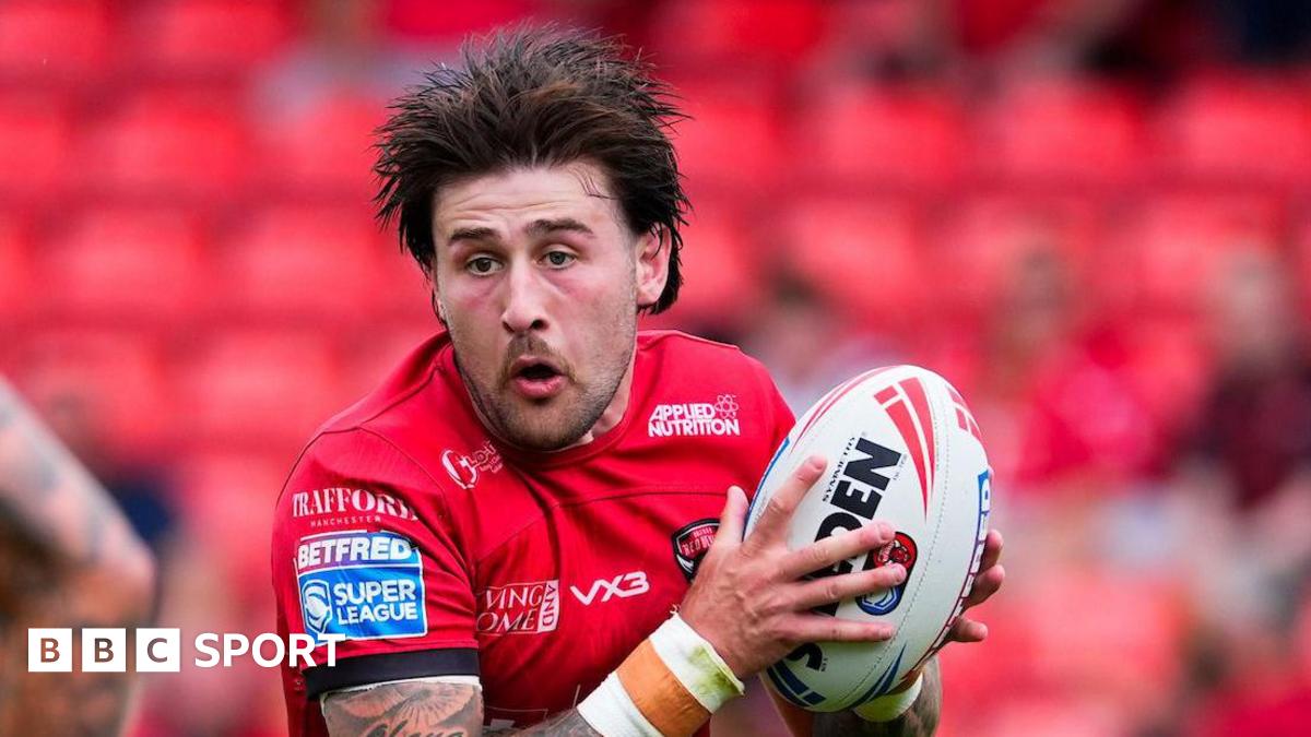 Joe Shorrocks in action for Salford Red Devils in 2025