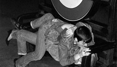 Derek Ridgers’ portraits of passionate moments in public