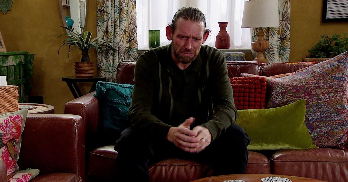 Kev armed with a gun in Emmerdale as Aaron and Robert reunite | Soaps