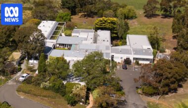Tasmanian private mental health service The Hobart Clinic reopens after 17-day closure