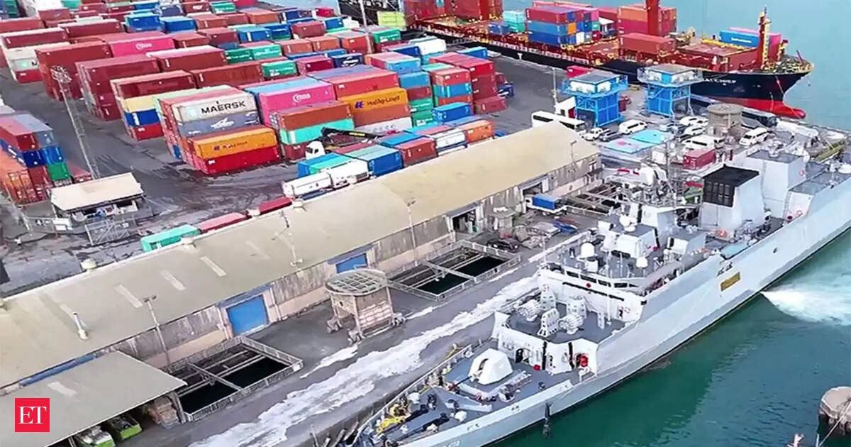 Trump tariffs trigger 37.5% drop in Indian exports, alarm bells ring across key sectors