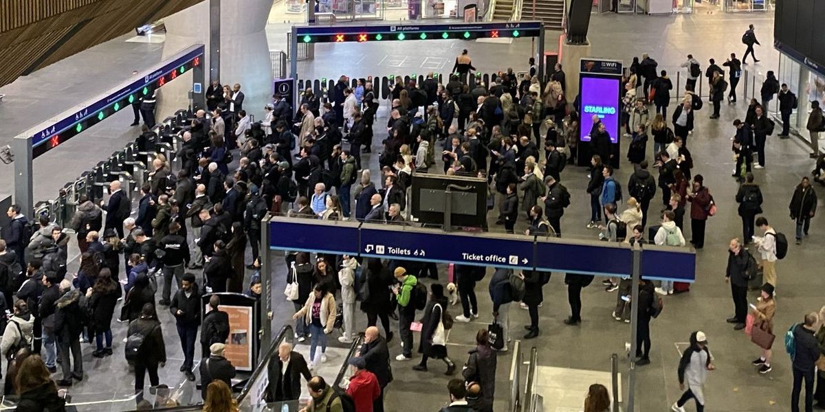 Police swarm major UK train station after unspecified incident